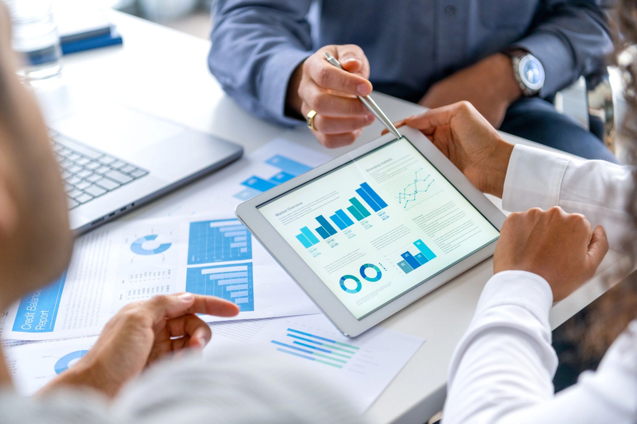 stock market analysis charts